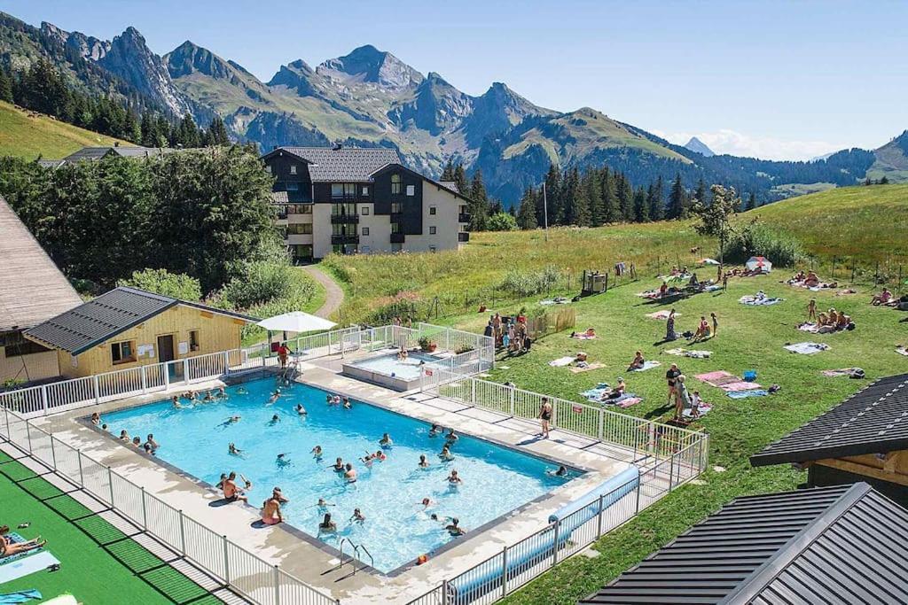 Appartement La Clusaz Avec Terrasse Sur Les Pistes De Ski Manigod Exteriér fotografie